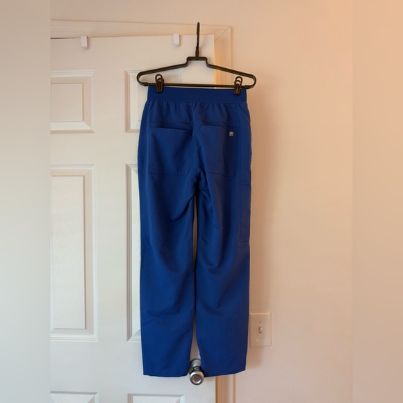 Fabletics Scrub Set (royal blue) - Picture 4 of 6